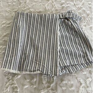 Forever 21 Striped Black and White Wrap Skort with Belt Small